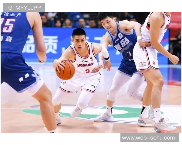 2018年CBA黄金对阵上海精彩比赛录像回顾与分析