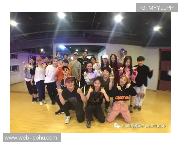 上海街舞队默契配合的背后故事与团队精神探讨